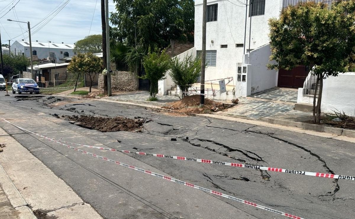 Impresionante socavón en barrio San Ignacio | Córdoba