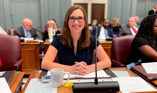 Los republicanos quieren impedir que una legisladora trans pueda usar el baño de mujeres del Congreso | Internacionales