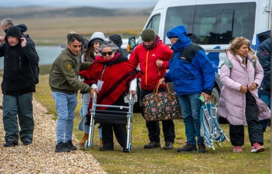 Los familiares de caídos en Malvinas visitaron el cementerio de Darwin | Actualidad