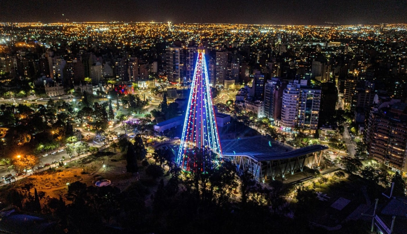 Este sábado se encenderá el Árbol de Navidad en el Faro del Bicentenario | Córdoba