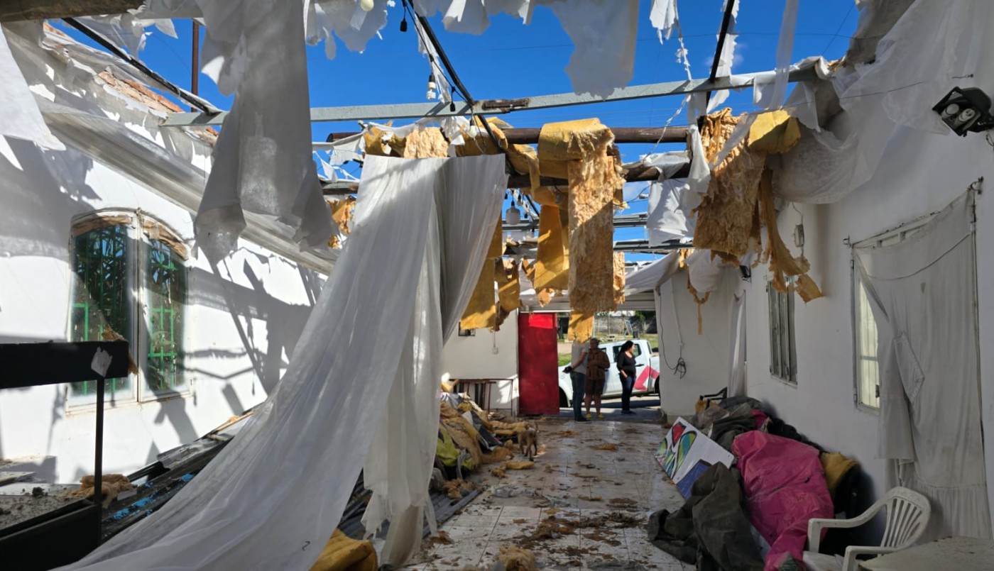 Villa Bajo Pueyrredón: el temporal voló el techo de un comedor al que asisten 158 personas | Córdoba