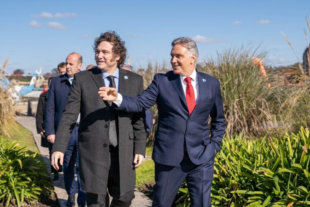 Llaryora supera a Milei en imagen positiva en Córdoba | Córdoba