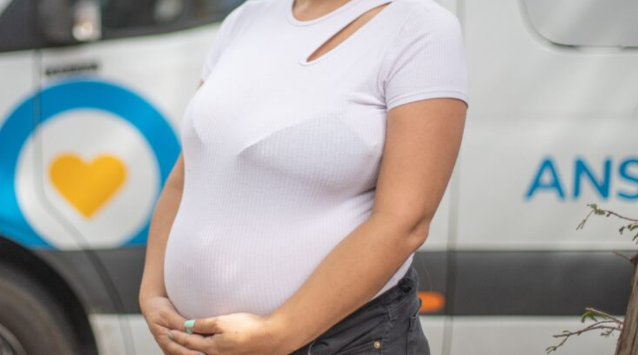 Embarazadas deberán realizar un trámite presencial para mantener la asignación | Actualidad