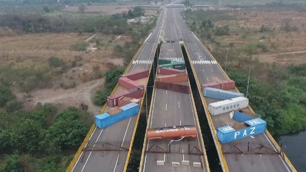 Maduro cerró la frontera con Colombia y suspendió los vuelos por una supuesta "conspiración internacional" | Internacionales