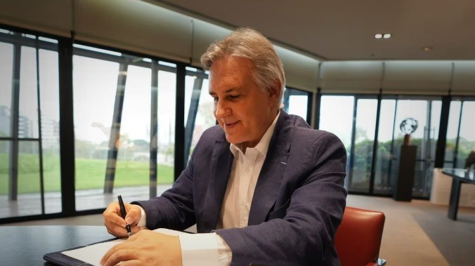 Llaryora promulgó la ley de Ficha Limpia | Córdoba