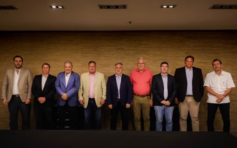 Llaryora y la Mesa de Enlace acordaron medidas para aliviar la crisis del sector agropecuario | Córdoba