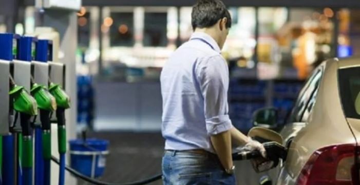 El Gobierno oficializó la medida que permite el autoservicio de combustibles | Actualidad