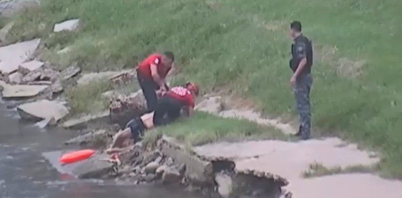 Robó, se tiró al río para escapar y finalmente fue detenido | Córdoba