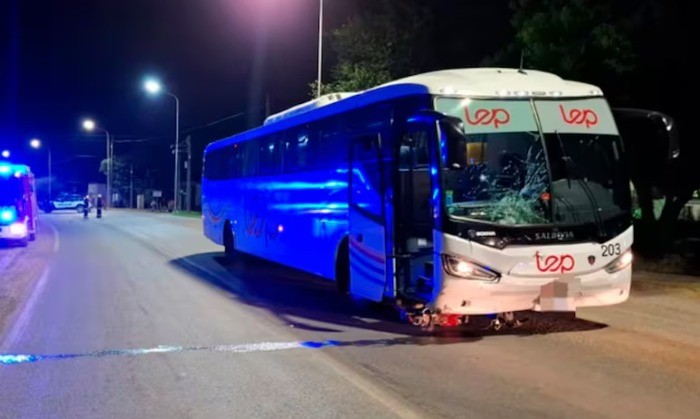 Un motociclista de 18 años murió tras chocar contra un colectivo | Córdoba
