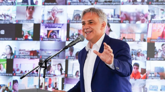 Llaryora inauguró el ciclo lectivo 2025 y pidió diálogo en medio del paro docente | Córdoba