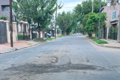 Vecinos de barrio Jardín alertan por baches y daños en el asfalto | Córdoba