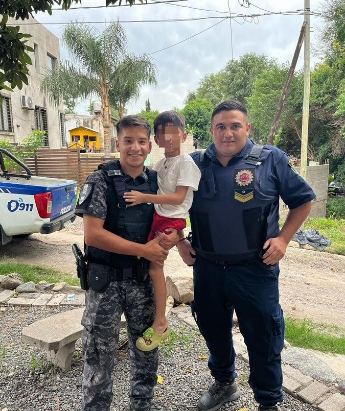 Policías salvaron a un niño de 6 años que se había atragantado | Córdoba