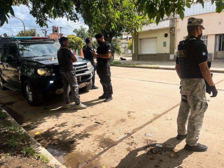 Cruz Alta: FPA detuvo a un hombre que intentó fugarse con estupefacientes | Córdoba