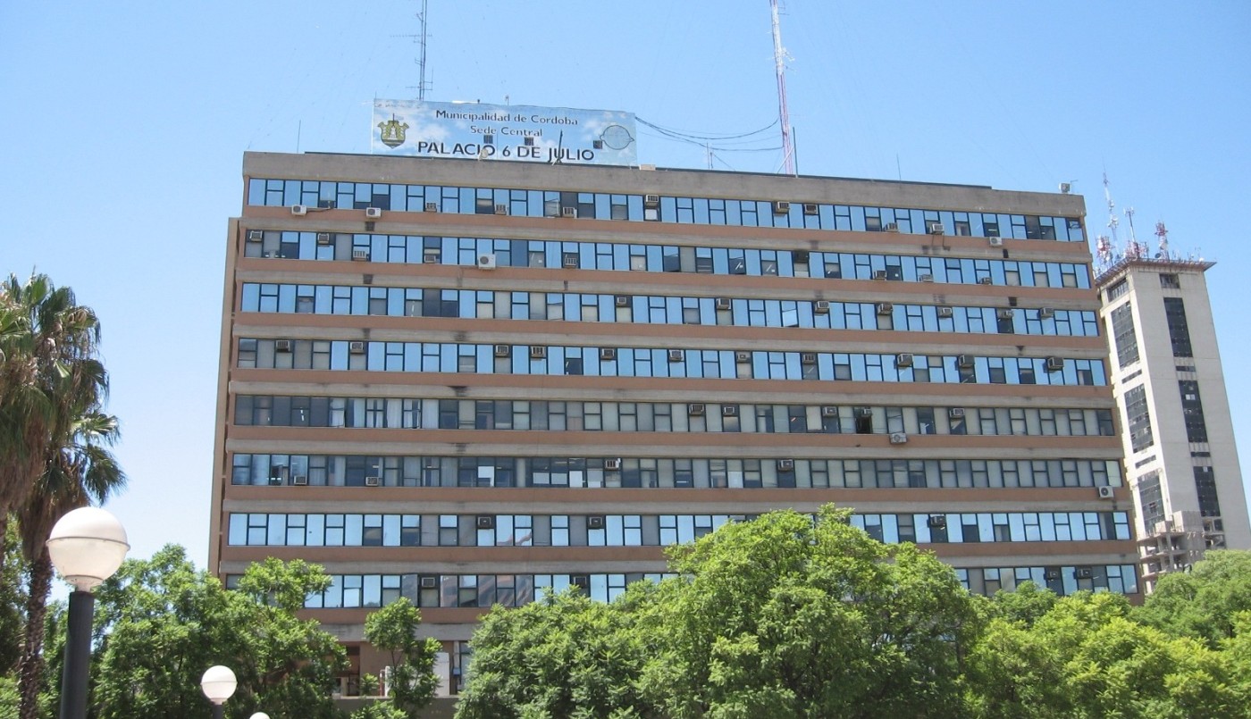 Córdoba: detuvieron a un inspector municipal con un revólver y cogollos de marihuana | Córdoba