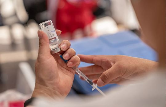 Alerta sarampión: arranca en el AMBA la vacunación de refuerzo sin turno para niños | Actualidad