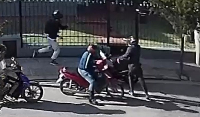 Video: le dispararon para robarle la moto en el barrio Puente Blanco | Córdoba