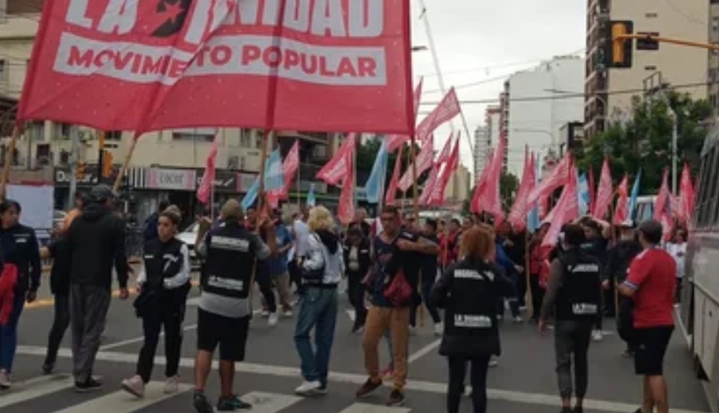 Tensión en Avellaneda: la policía busca impedir un corte en Puente Pueyrredón | Actualidad