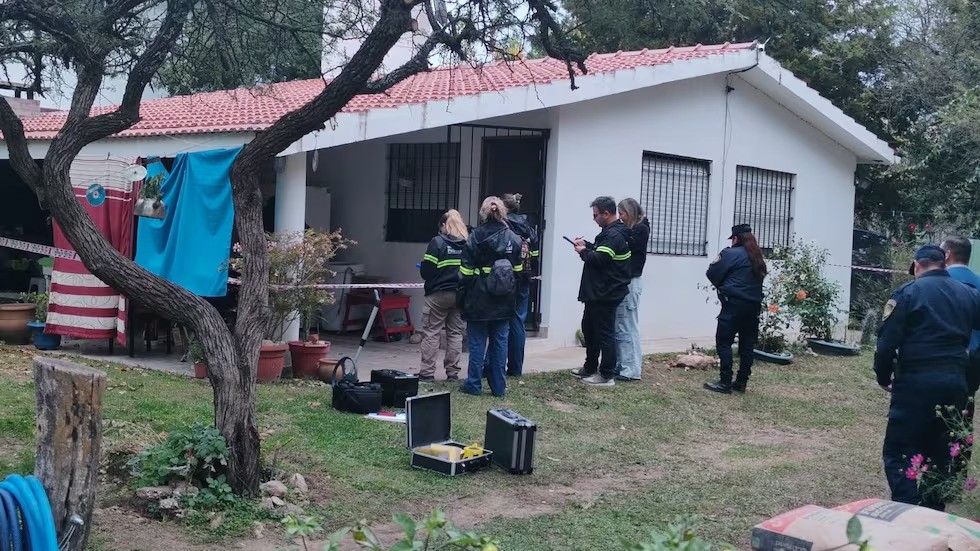 Asesinaron a una mujer rosarina en Los Reartes: investigan un posible femicidio | Córdoba