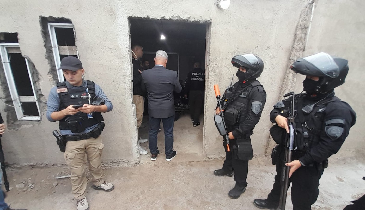 Policía de Córdoba secuestró más de siete kilos de drogas en un allanamiento | Córdoba