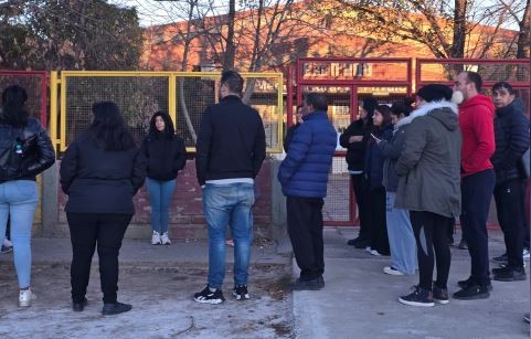 Neuquén: un alumno de 12 años llevó un arma y apuntó a niños de cuarto grado | Actualidad