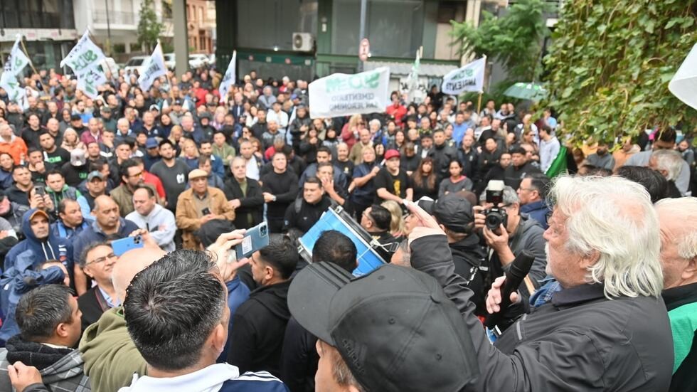 Empleados municipales de Córdoba vuelven a marchar en reclamo de salario | Córdoba