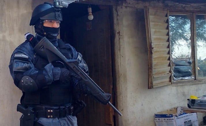 Río Cuarto: la Policía allanó la casa de un detenido e incautó varias dosis de marihuana | Córdoba