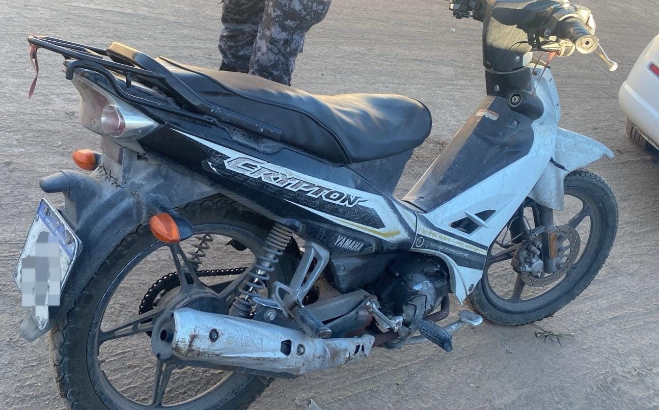 Recuperaron una moto robada y arrestaron a una mujer por agredir a la Policía | Córdoba