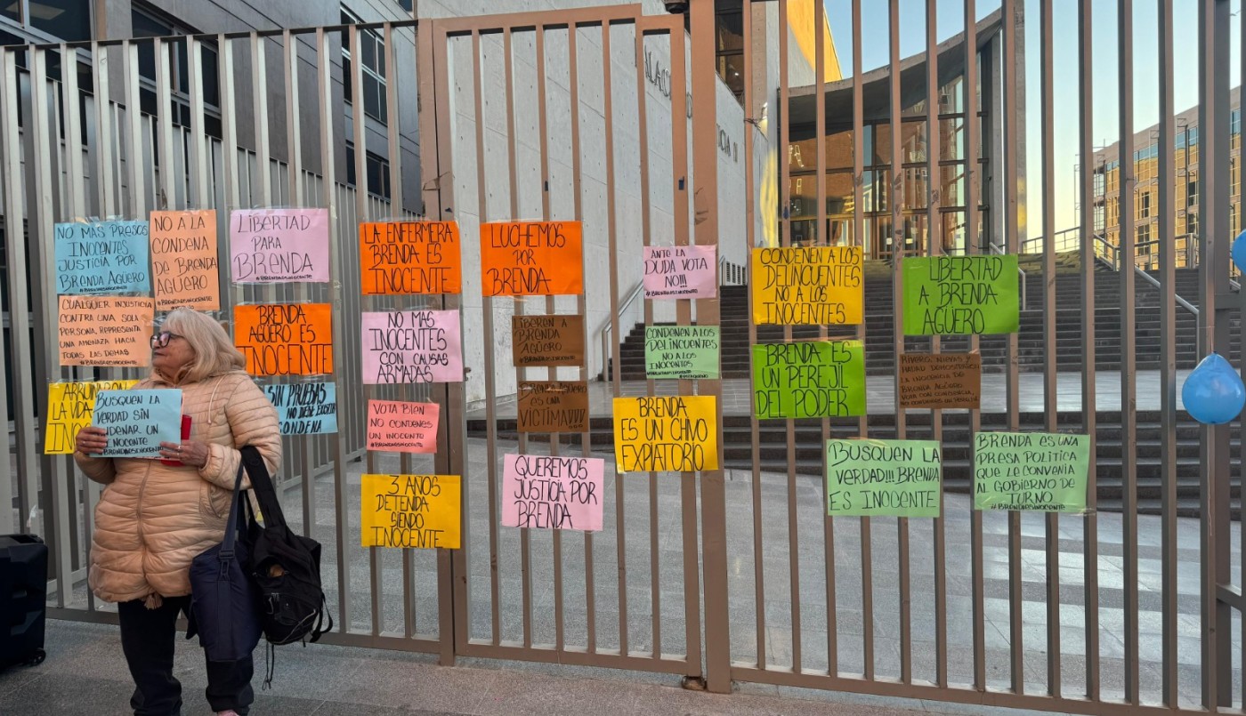 Familiares de Brenda Agüero piden su liberación inmediata en la puerta de Tribunales | Córdoba