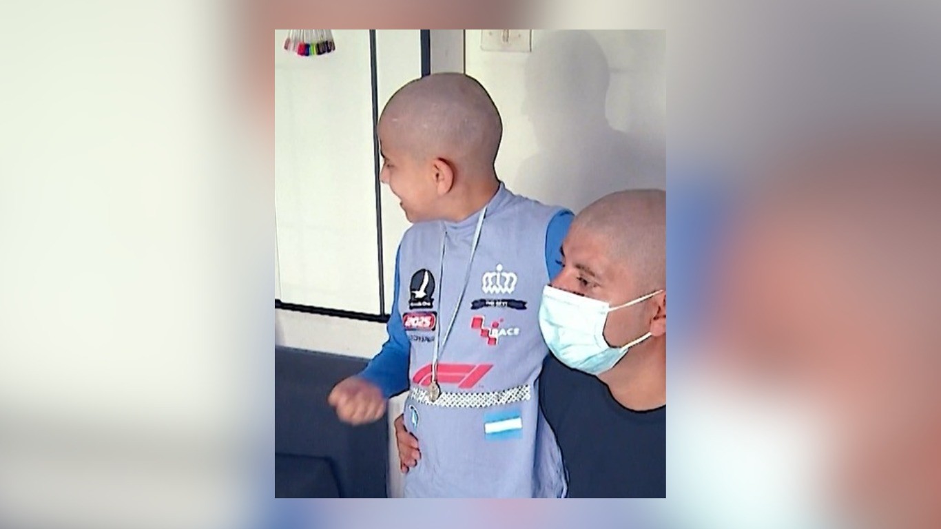 Un padre se rapó para acompañar a su hijo en la lucha contra el cáncer | Córdoba