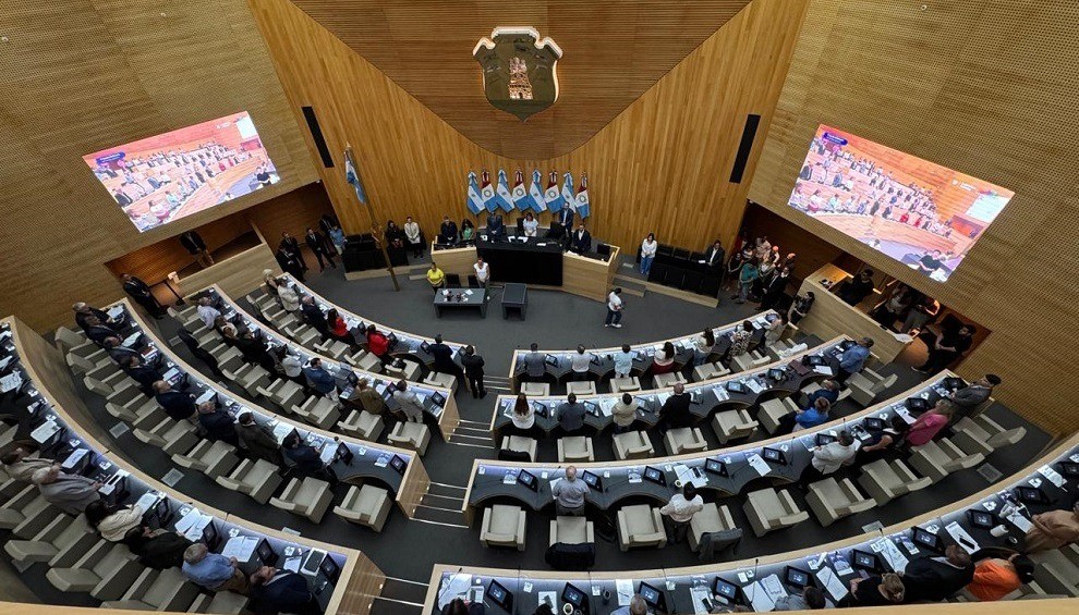 Tras el video de De Loredo, la Unicameral reabre el debate para regular la Inteligencia Artificial | Córdoba