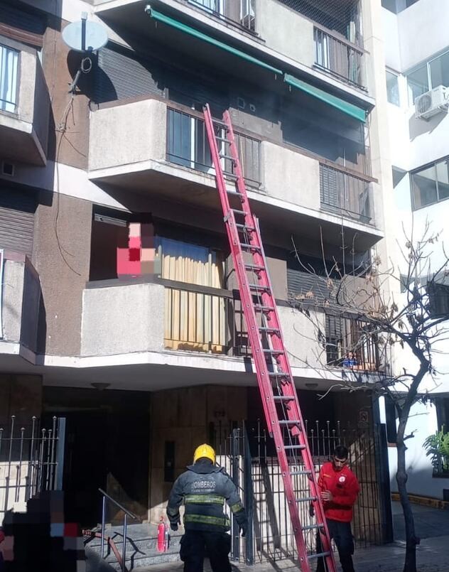 Incendio en Córdoba a raíz de un calefón: rescataron a un vecino | Córdoba