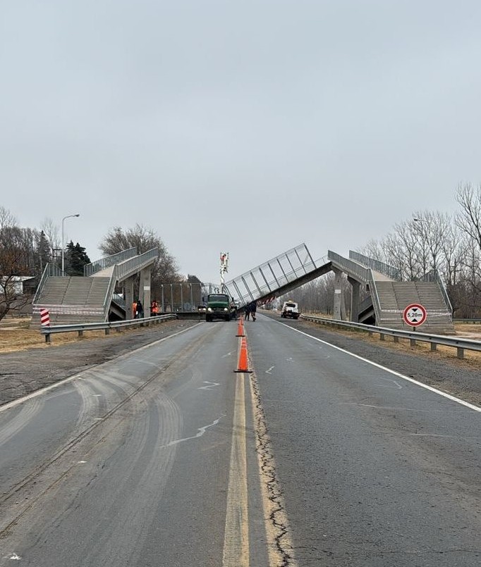 Corte total en Ruta Nacional 7 por la caída de un puente peatonal | Córdoba