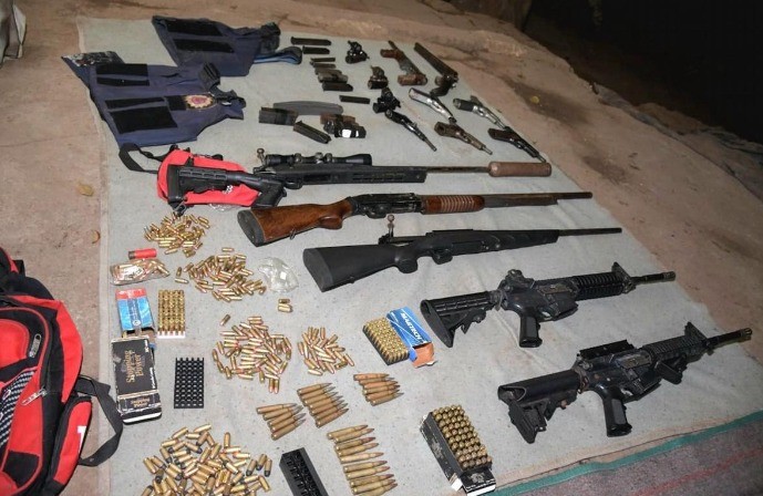 Importante operativo terminó con ocho detenidos y el secuestro de un arsenal de guerra | Córdoba