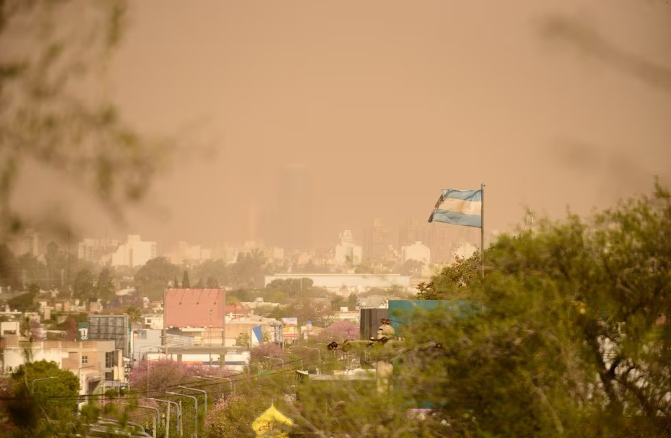 El viento sacudió Córdoba: ráfagas de hasta 135 km/h, tormentas y caída de granizo | Córdoba
