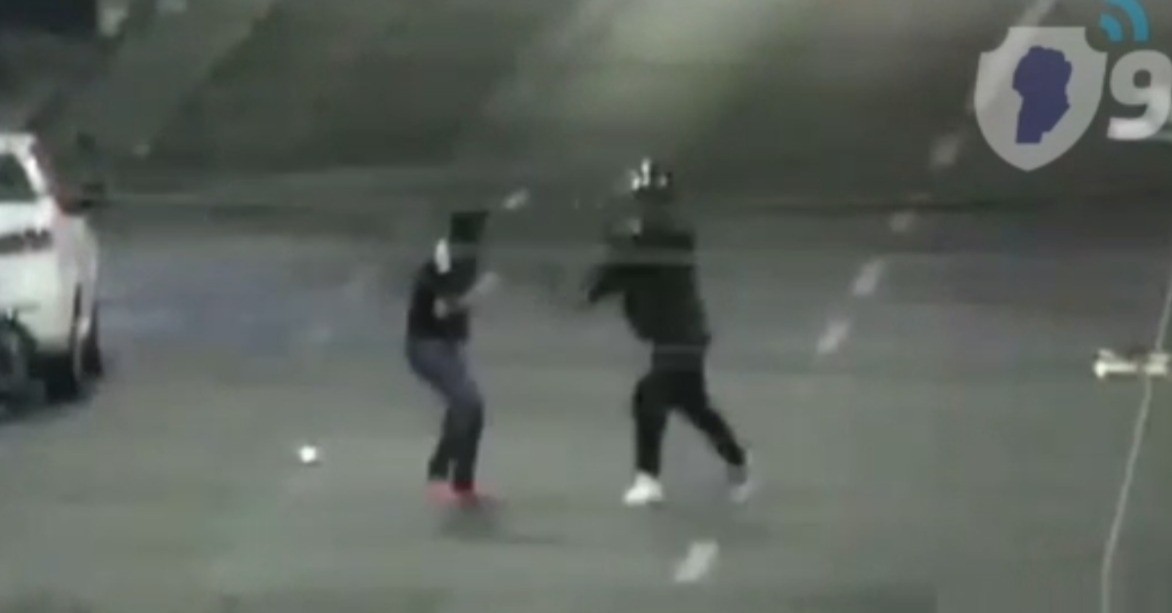 Video: un hombre robó las llaves de una moto y terminó a las piñas con el dueño | Córdoba