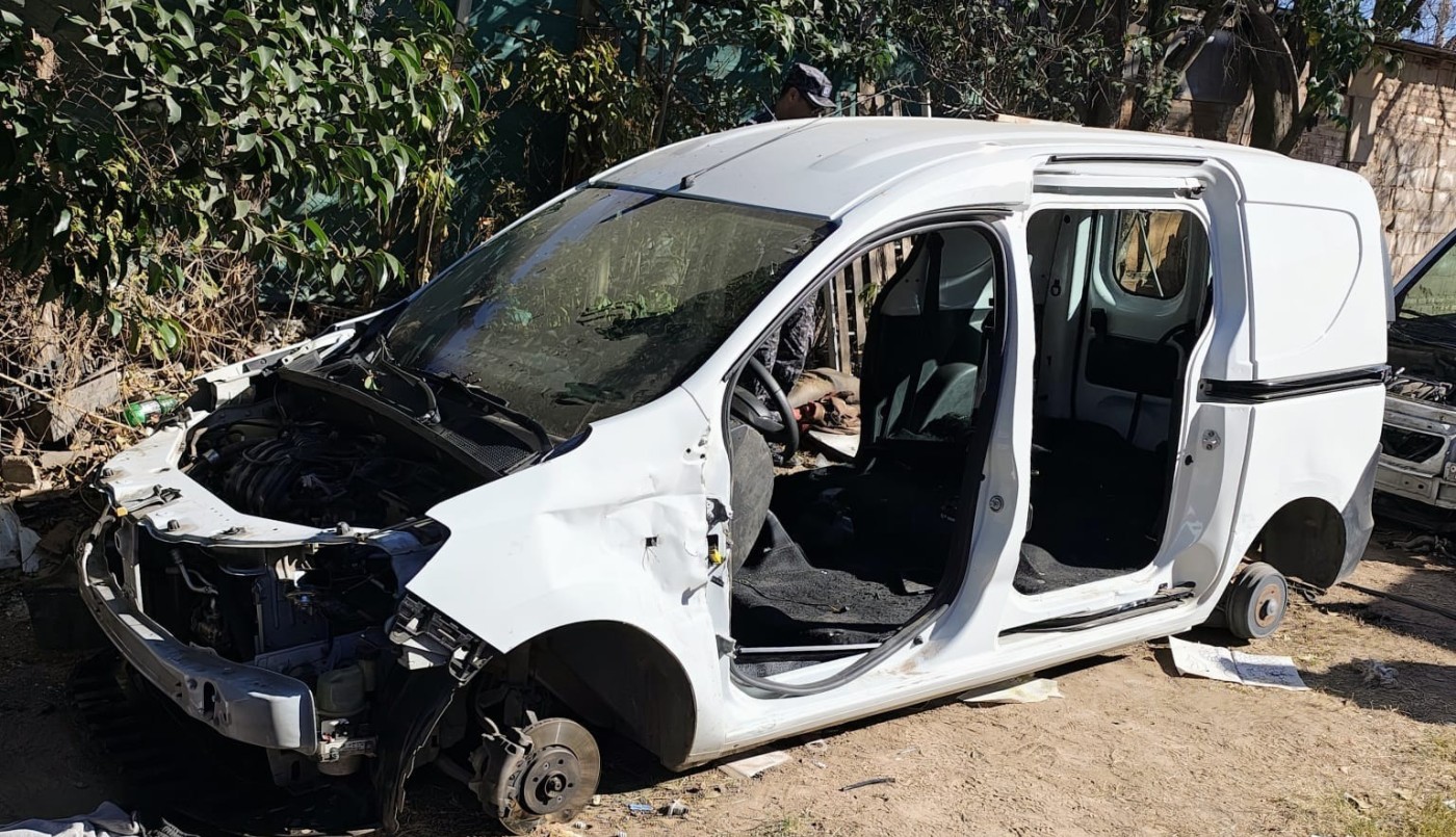 Detuvieron a un hombre mientras desarmaba autos con pedido de secuestro | Córdoba