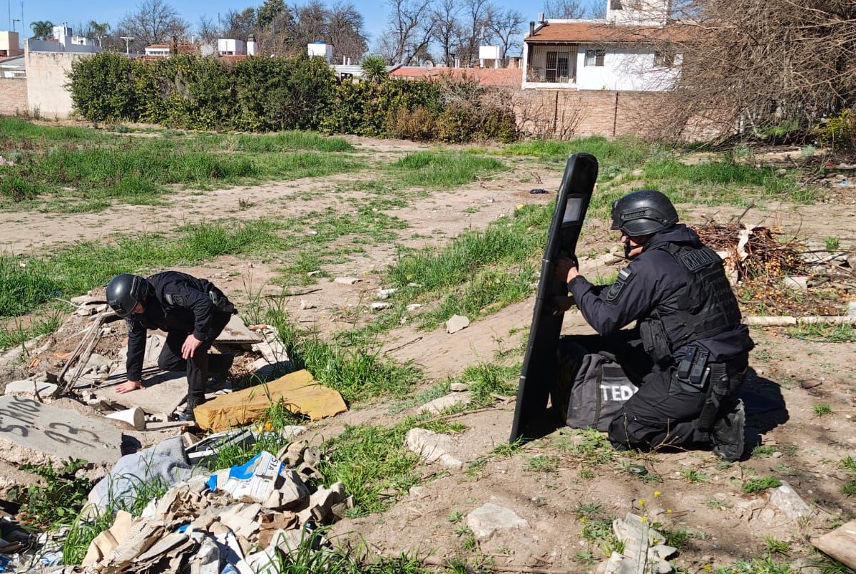 Encontraron una cabeza de cohete en barrio Inaudi | Córdoba
