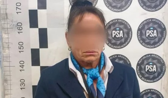 Una azafata de Aerolíneas Argentinas fue detenida por contrabandear relojes, celulares y joyas | Actualidad