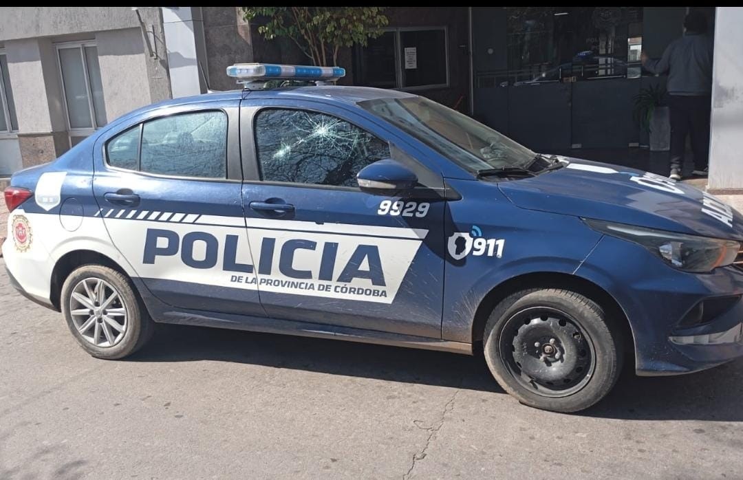 Violencia en Córdoba: una policía resultó herida en un ojo durante un operativo | Córdoba