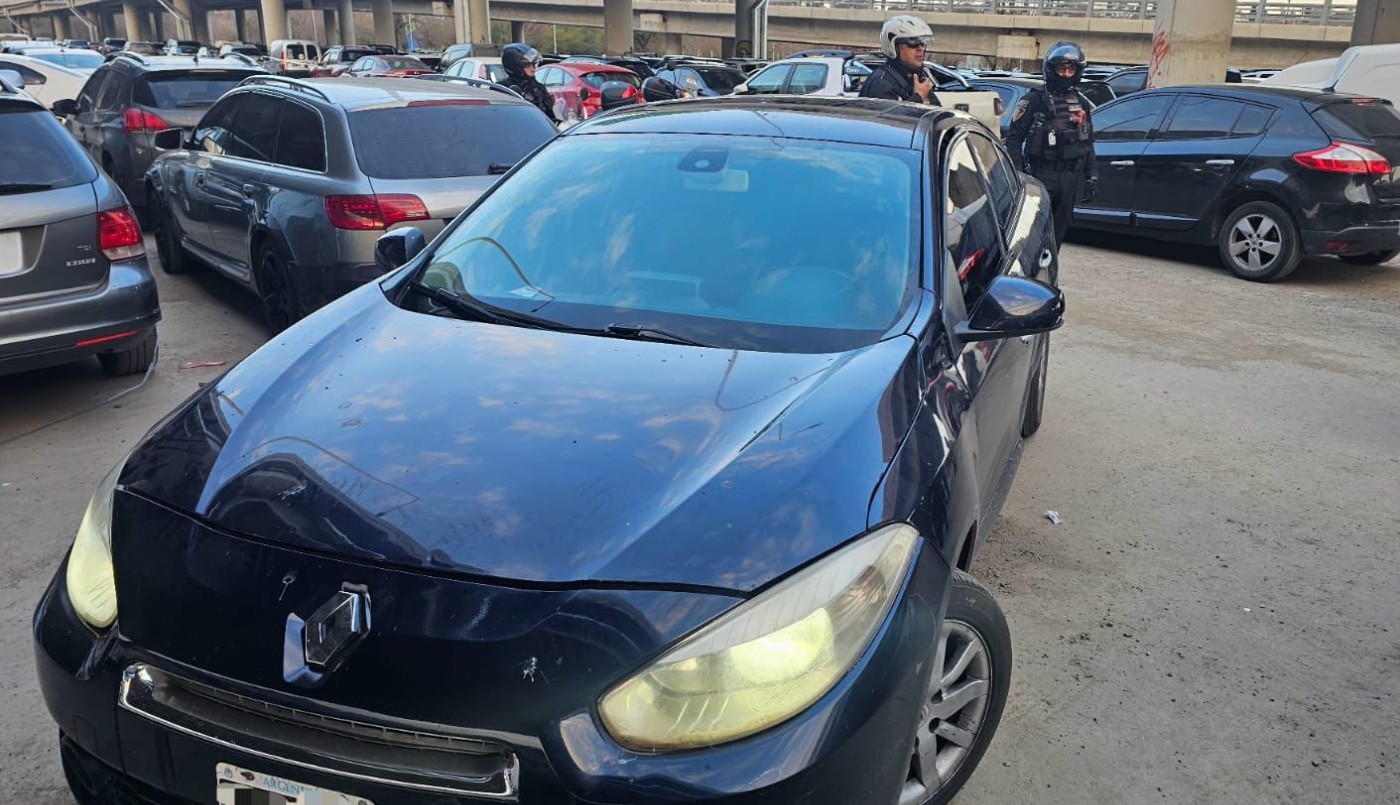 La Policía detuvo a dos hombres que usaban un inhibidor para robar en el estacionamiento del Kempes | Córdoba