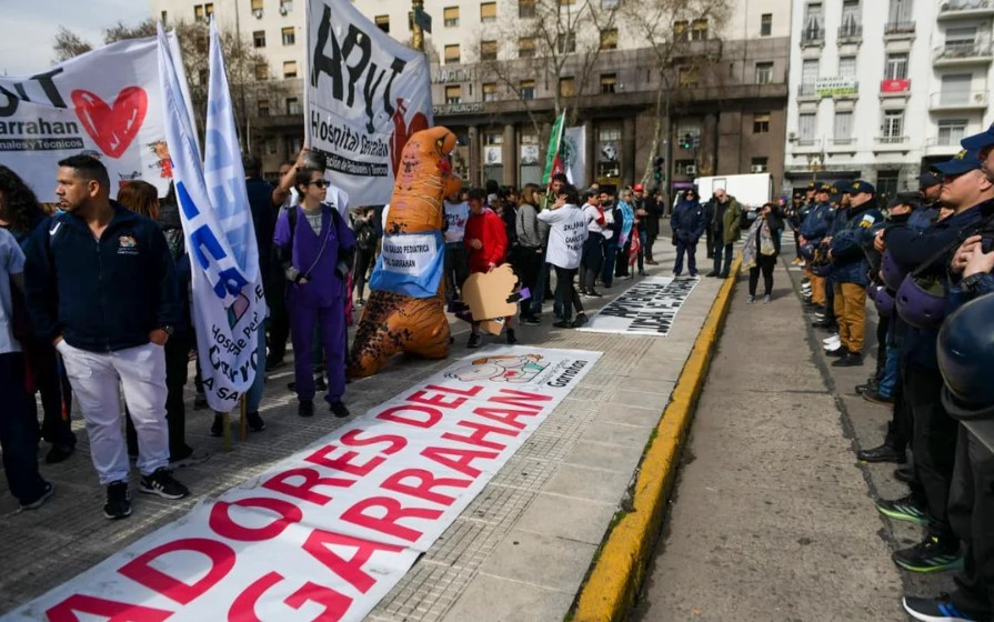 Trabajadores del Garrahan, Vialidad, el INTI y la CATT se movilizan este jueves al Senado | Actualidad
