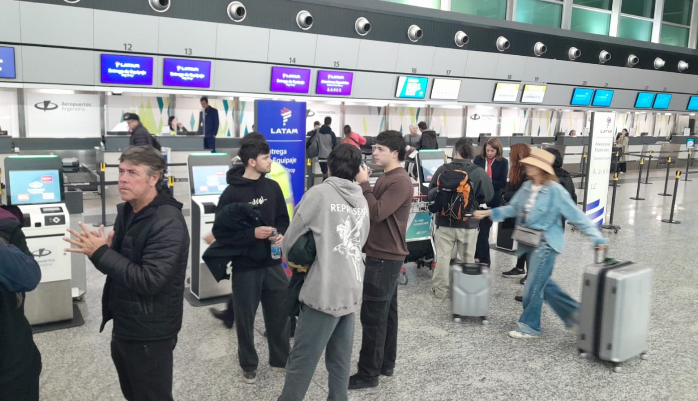 Continúa el paro de controladores aéreos en Córdoba | Córdoba