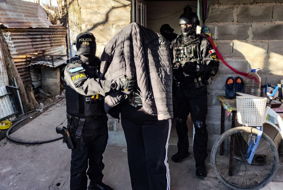 Coronel Moldes: FPA detuvo a tres personas por venta de drogas | Córdoba