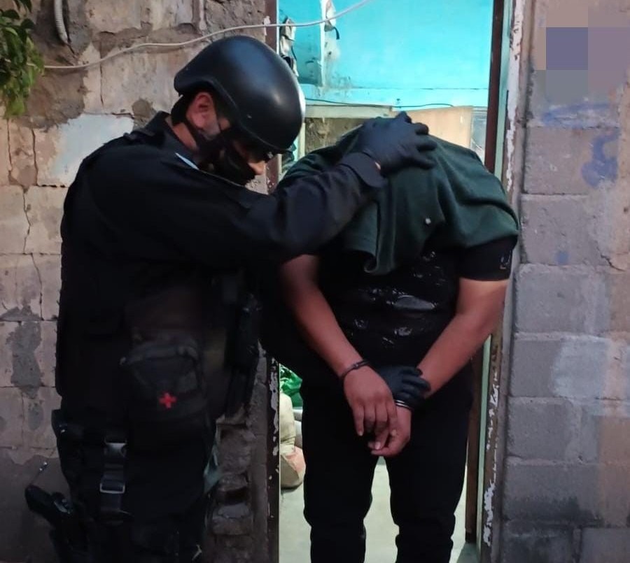 La FPA realizó siete allanamientos y detuvo a cinco narcos en Villa Siburu | Córdoba