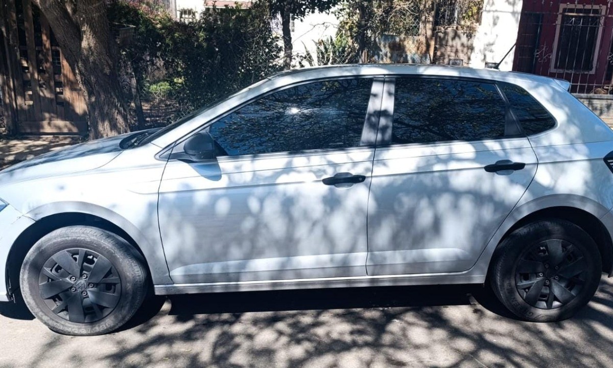 Detuvieron en Córdoba a un hombre que huyó de la policía en un auto con pedido judicial | Córdoba