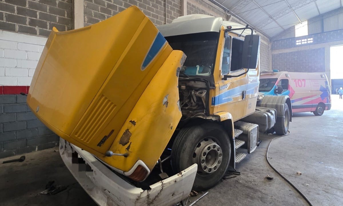 Hombre resulta gravemente lesionado al quedar atrapado en camión | Córdoba