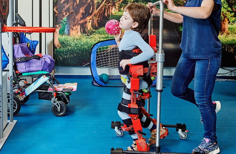 Pacientes con atrofia muscular espinal podrán acceder a la primera terapia génica aprobada en Argentina | Actualidad