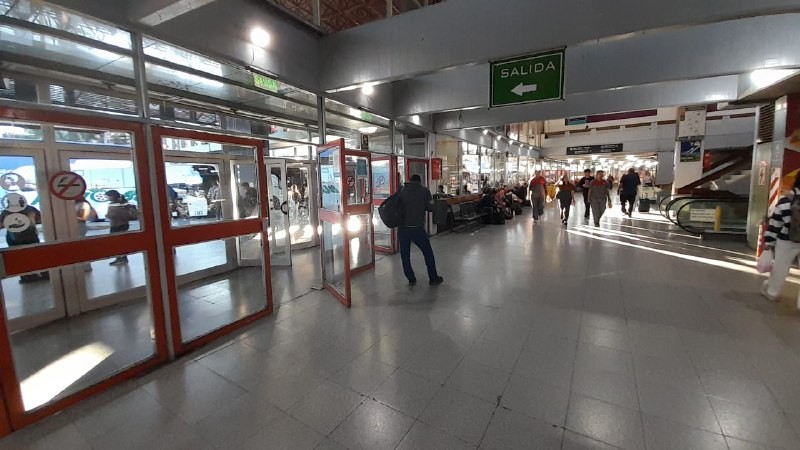 Pelea entre vendedores ambulantes generó tensión en la Terminal de Ómnibus de Córdoba | Córdoba