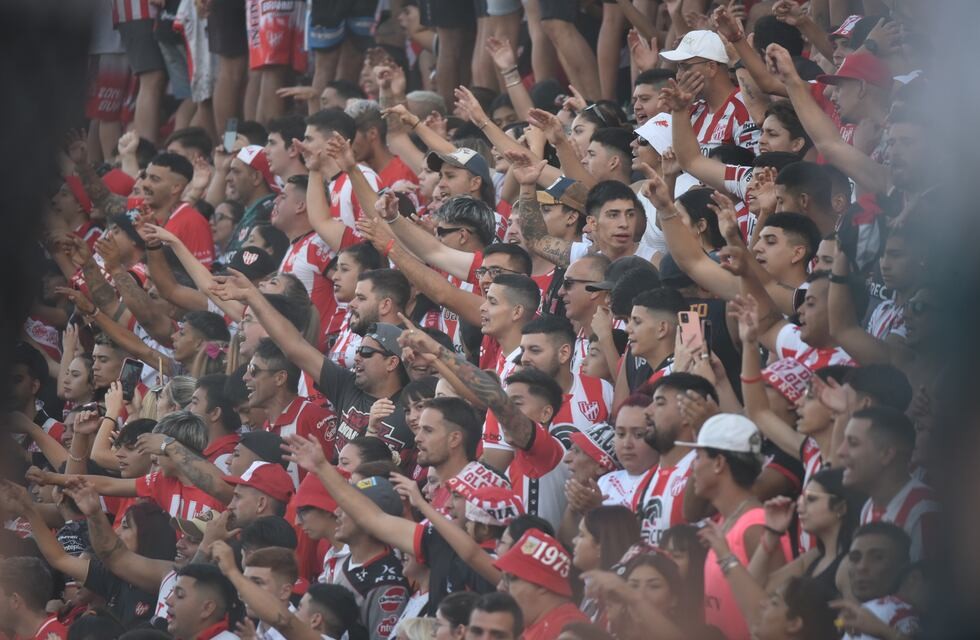 Tres detenidos tras incidentes entre hinchas antes del partido entre Instituto y Lanús | Córdoba