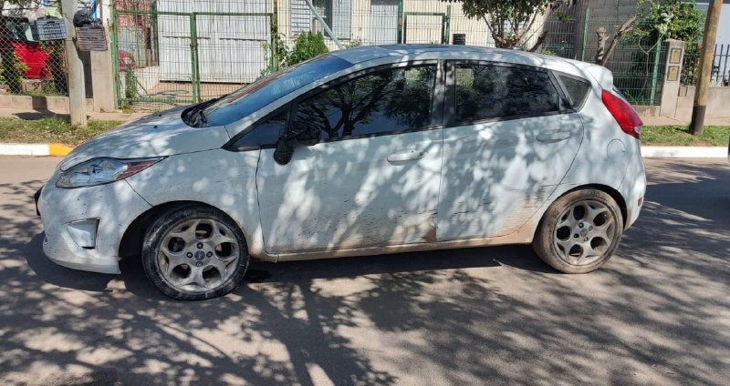Detuvieron a un hombre que huía en un auto robado: dos policías resultaron heridos | Córdoba